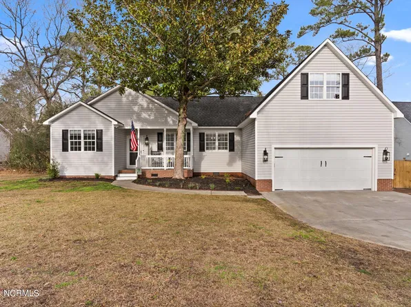 403 Sloop Point Road, Hampstead, NC 28443