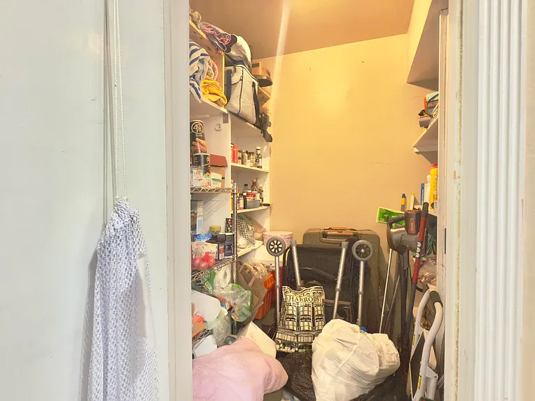 1200 SW 12th St #305 — Photo 24