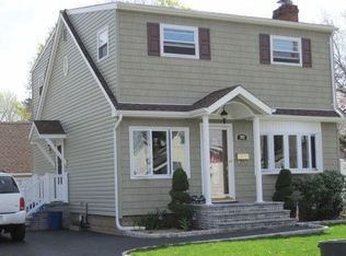 202 Montgomery Ave, West Babylon, NY 11704