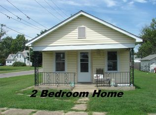 120 W Oak St, Gillespie, IL 62033