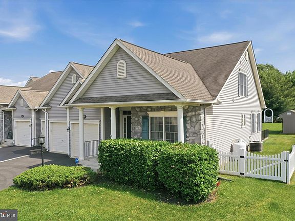 3rd image of 17907 Constitution Cir