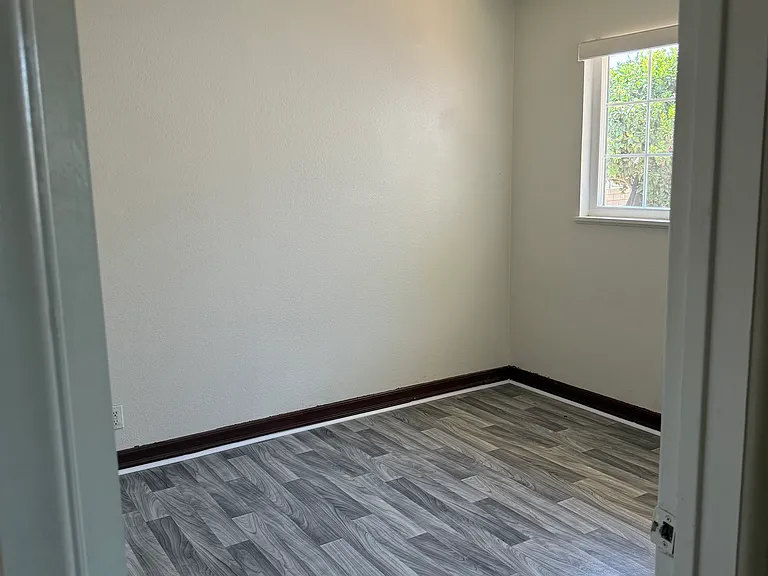 346 Harvard St — Photo 15