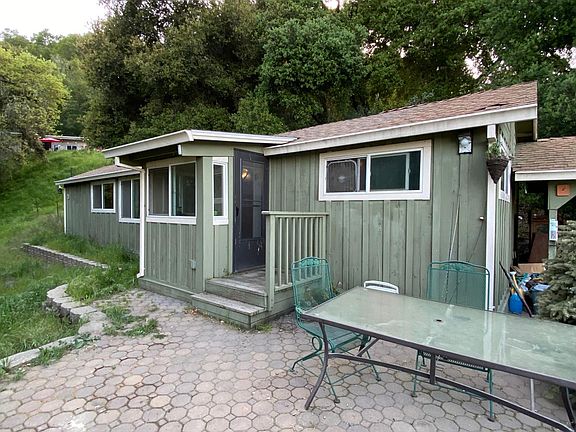 3rd image of 19290 Oak Glen Ave House 2
