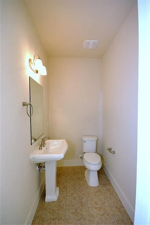 2222 Creekside Ln. - C — Photo 4