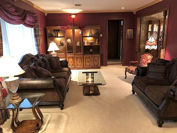 3rd image of 2424 Estates Dr