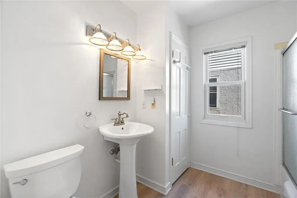 2 bed, 970 sqft, $1,975 — Photo 4