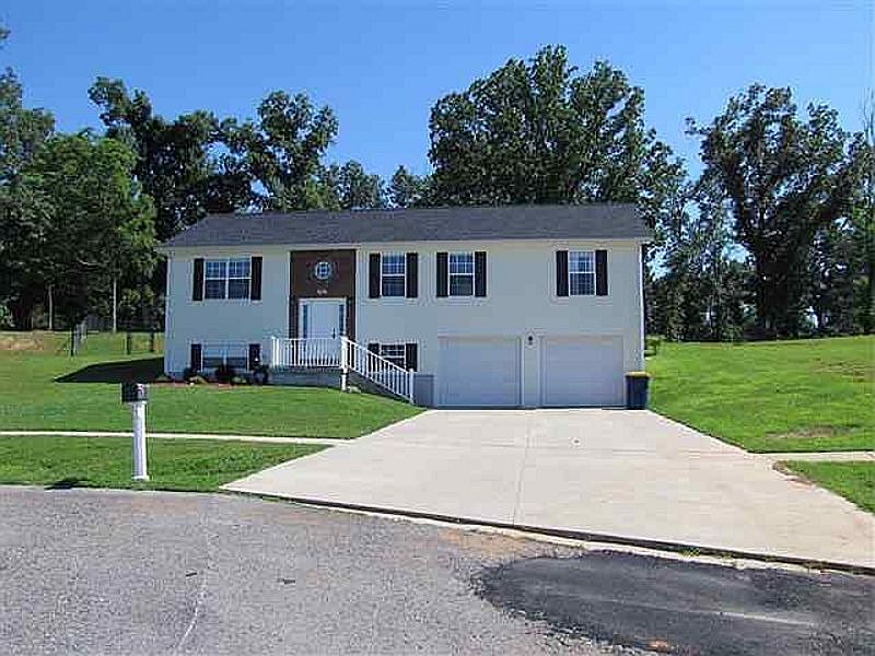 2nd image of 202 Blue Ridge Ct