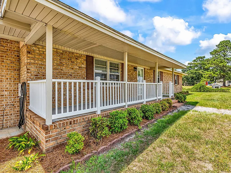 1354 Rogers Rd — Photo 4