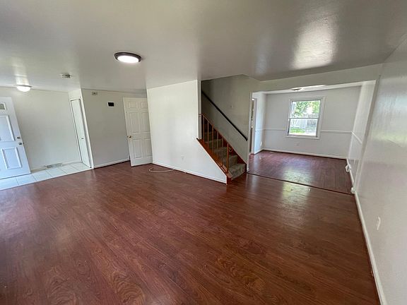 3rd image of 165 Berehaven Dr #165