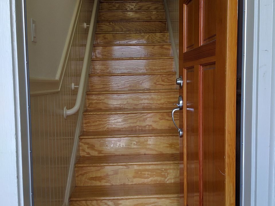 30 Auburn stairway