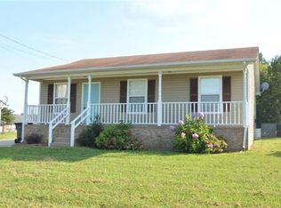 136 Grant Ave, Oak Grove, KY 42262