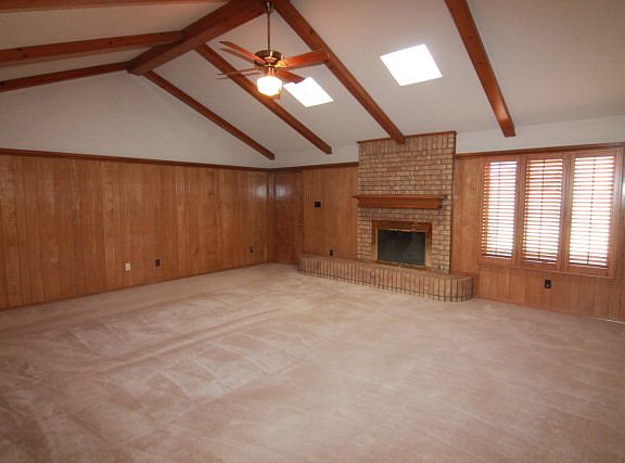 4th image of 5732 64th St