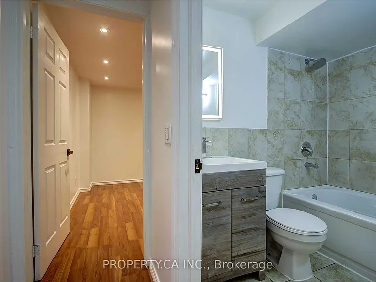 1012 Ossington Ave #LOWER — Photo 12