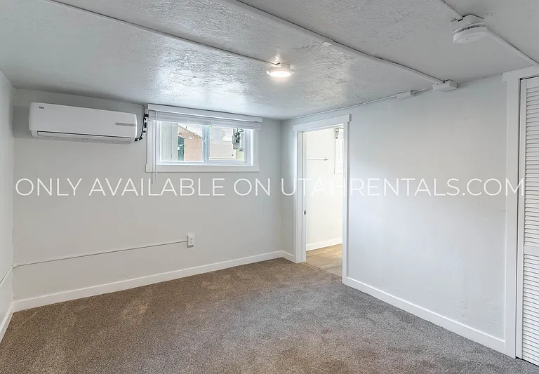 233 W 400 N — Photo 7