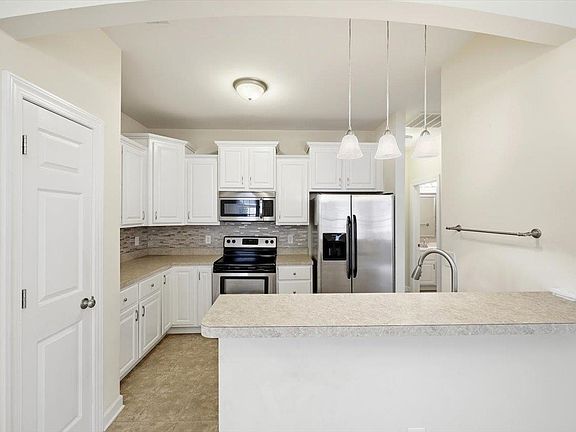 5th image of 26 Windgate Cir APT 104