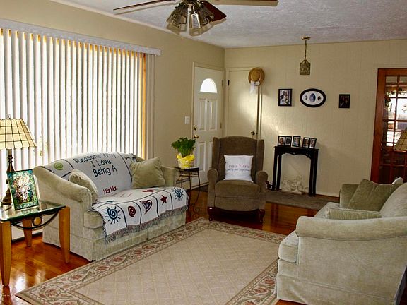 4th image of 177 Brookfield Ave