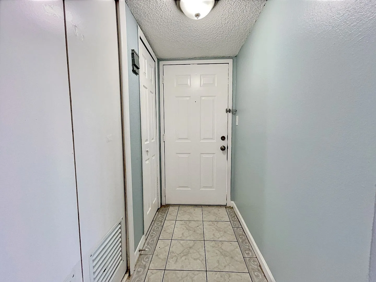 3/2 Condo in Sky Lake near the Florida Mall — Photo 2