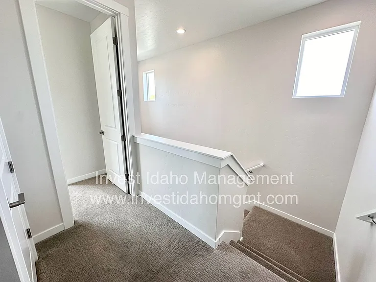 385 N Stone Canyon Ln — Photo 29