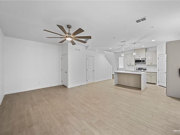 3rd image of 1220 E Camellia Ave #2