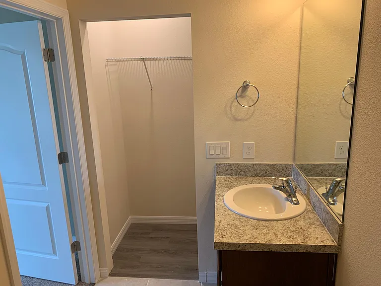 8907 Frodsham Way #B — Photo 4