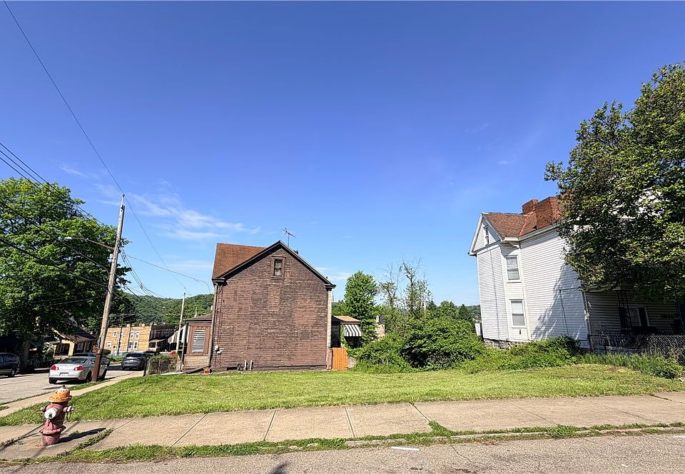 2nd image of 323 E Elizabeth St