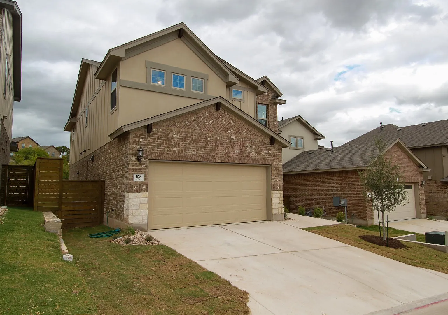 3651 Sandy Brook Dr — Photo 2