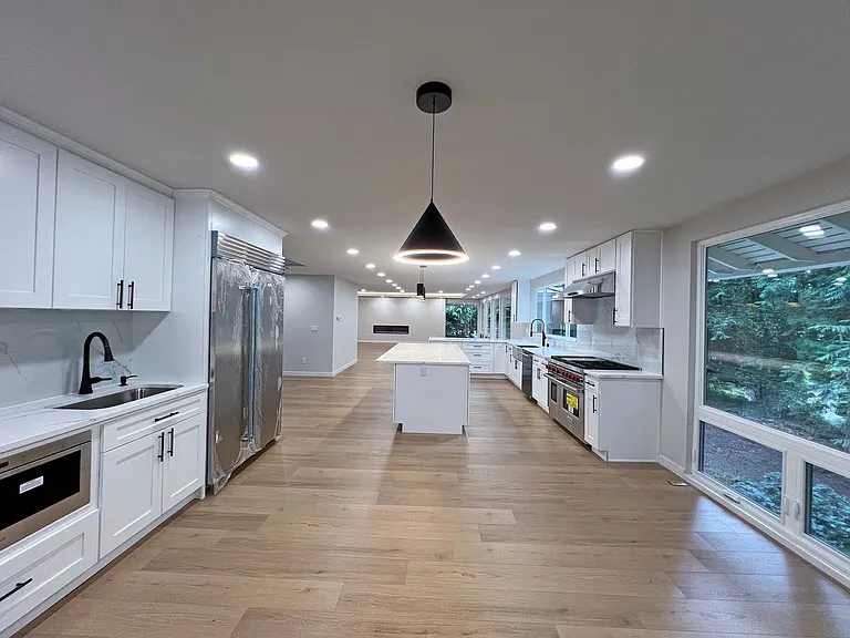 105 Cedar Crest Ln — Photo 1