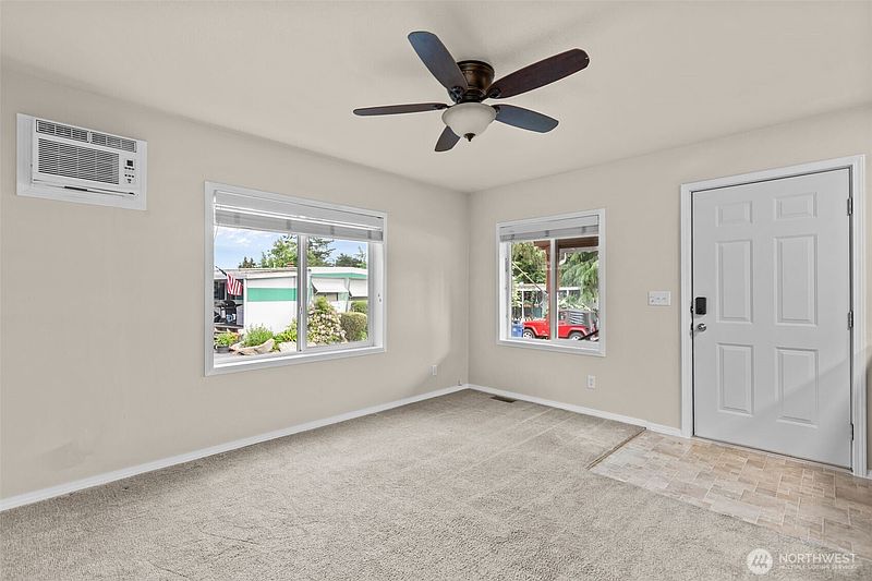 3rd image of 14322 Admiralty Way #12