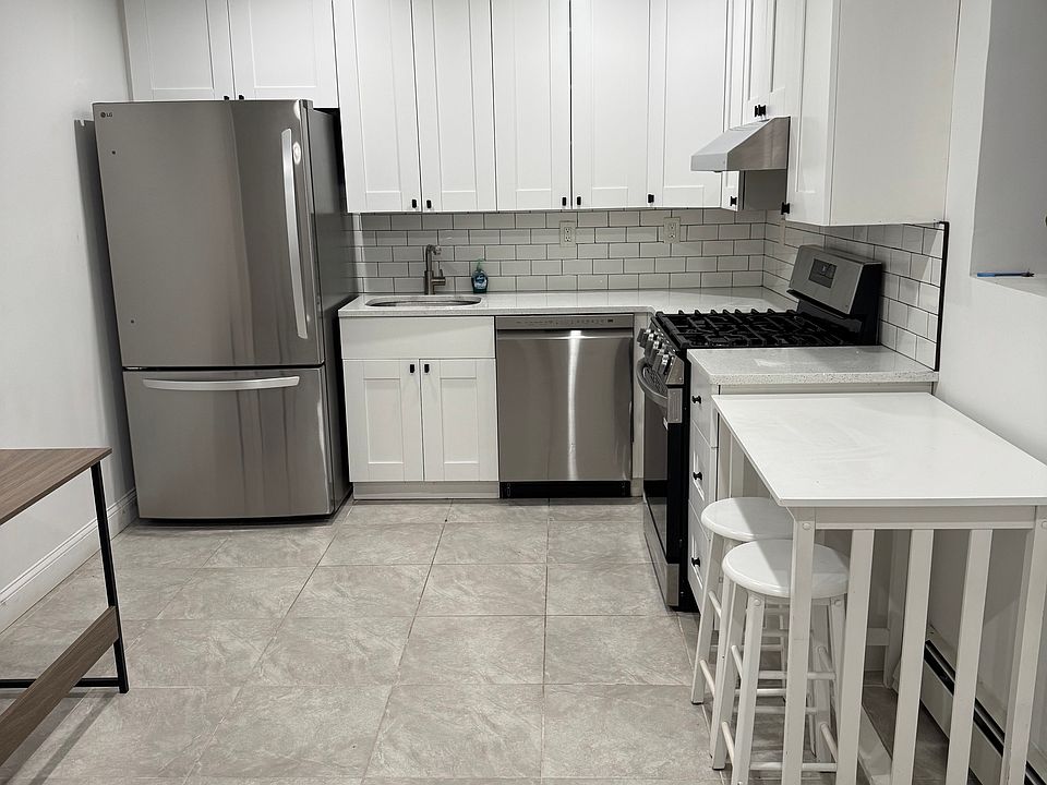 1st image of 136 Bennett Ave Floor 2