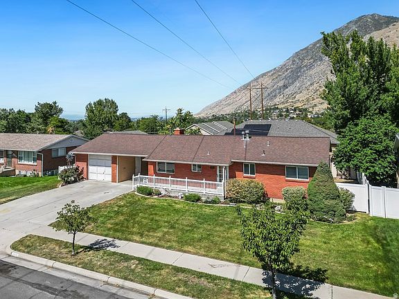 2nd image of 1079 E Hillcrest Dr