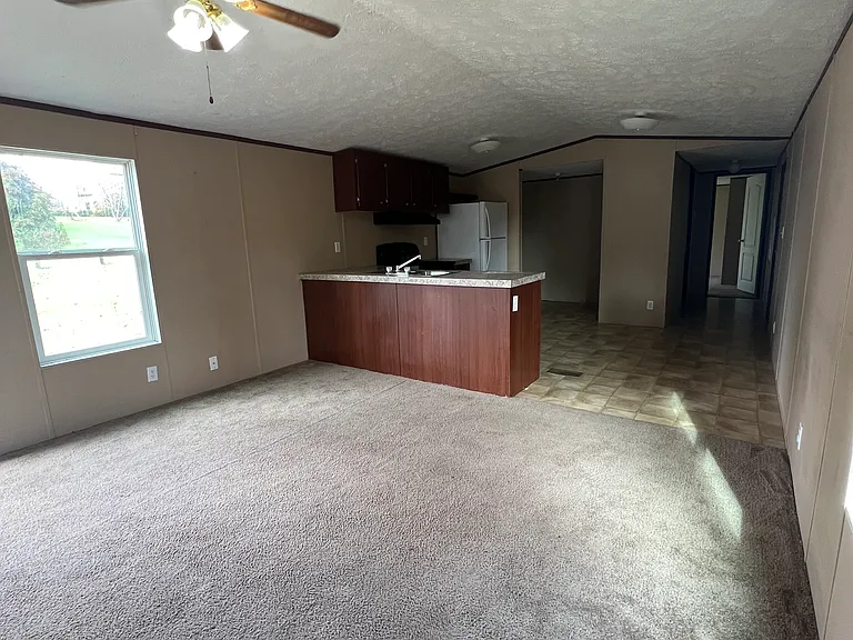 342 E Union St — Photo 4