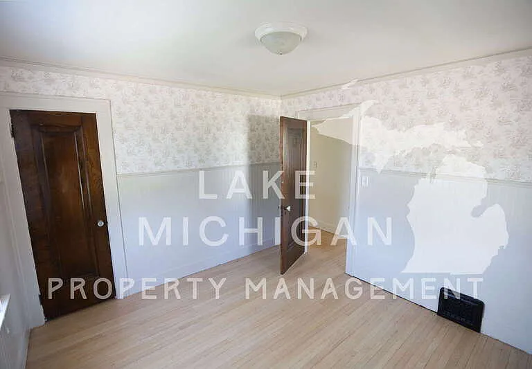 533 E Central Ave — Photo 9