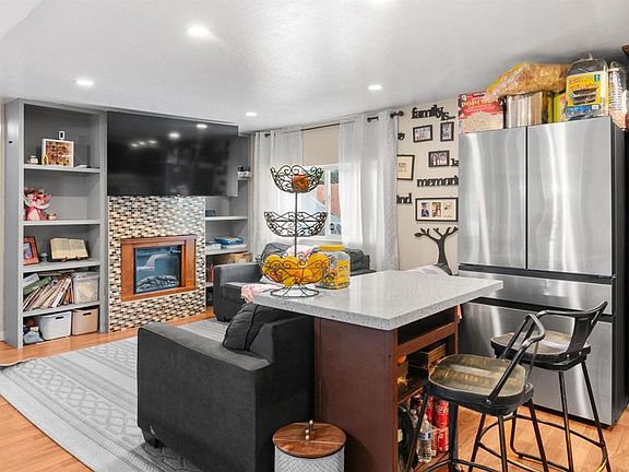 3rd image of 1455 Alturas St #46