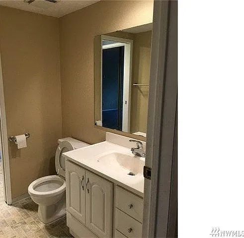 1319 S Puget Dr — Photo 3