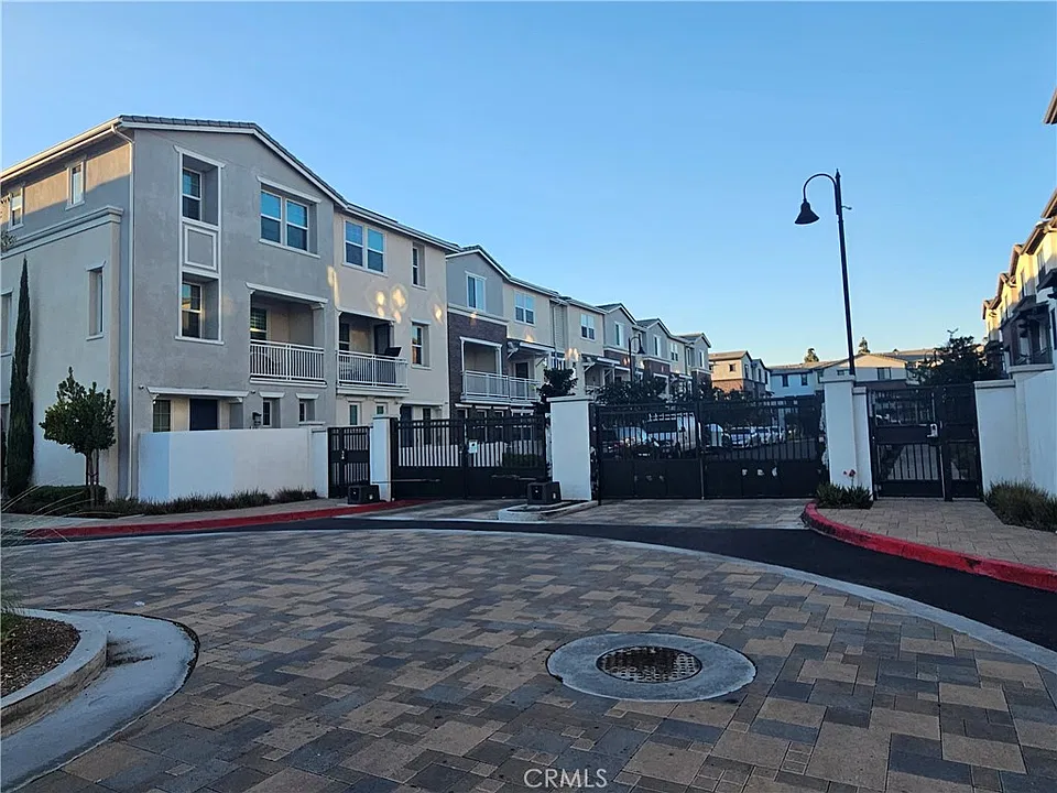 6996 Crimson Dr