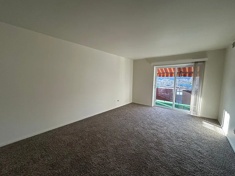 360 Maryland Ave — Photo 125