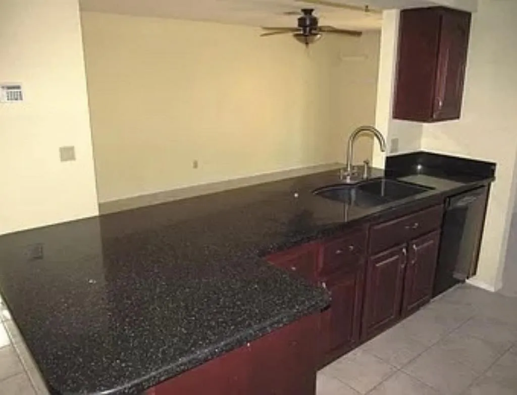 3250 W Helena Drive — Photo 2