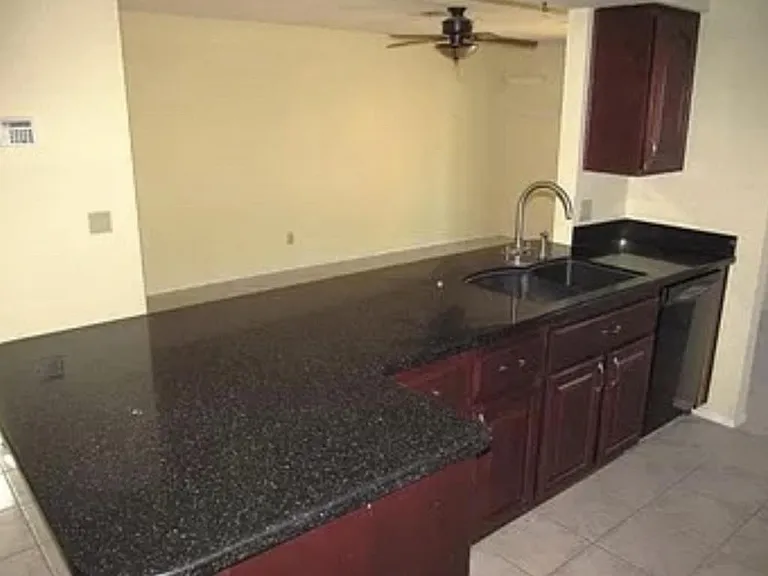 3250 W Helena Dr — Photo 2