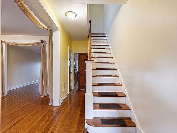 4th image of 9408 Forbell St