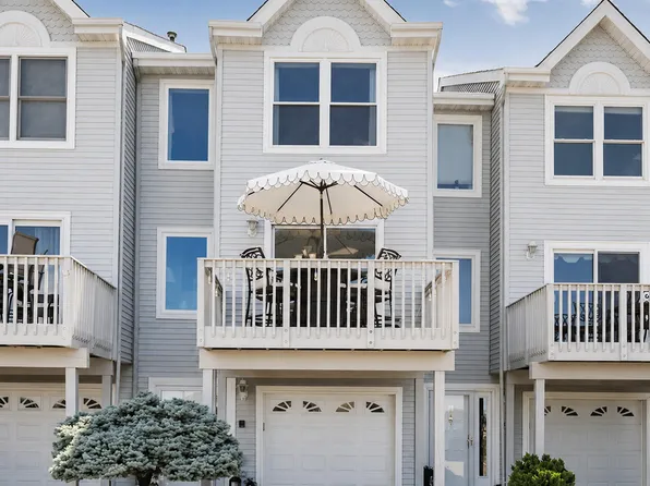 12 Vista Shores Dr, Union Beach, NJ 07735
