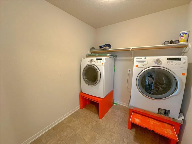 14819 Grove Canyon Ct — Photo 15