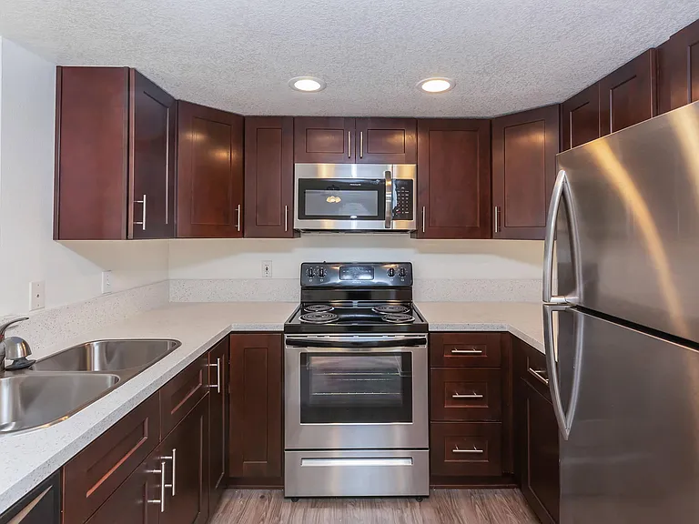 Windrose Apartments — Photo 19
