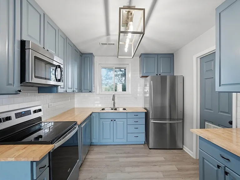 308 Harolds Dr NW — Photo 9