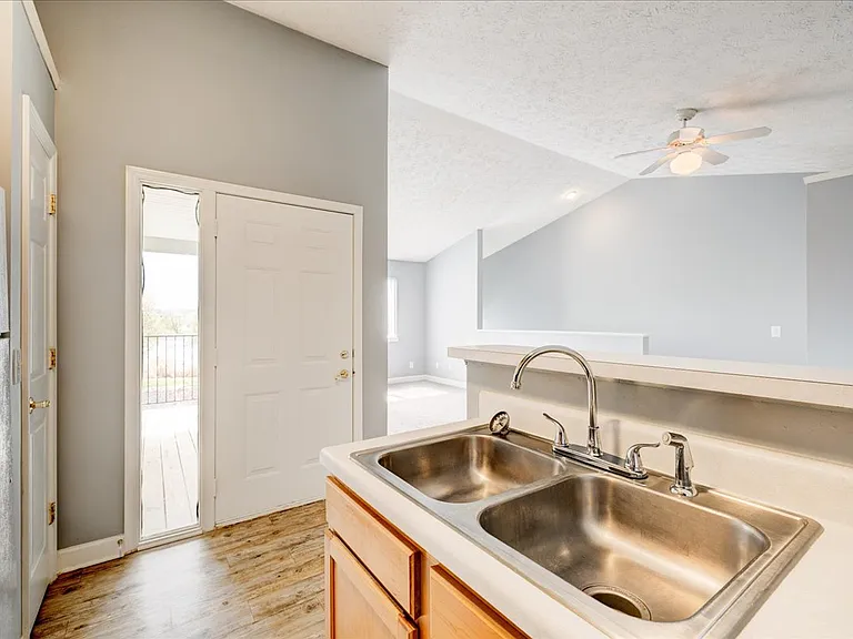 Cross Lake Apartments — Photo 64
