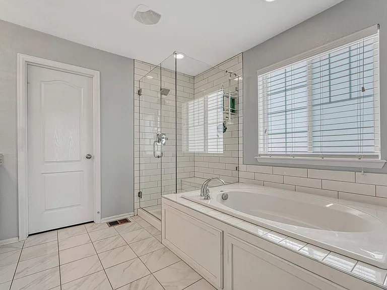 10732 Worthington Cir — Photo 29