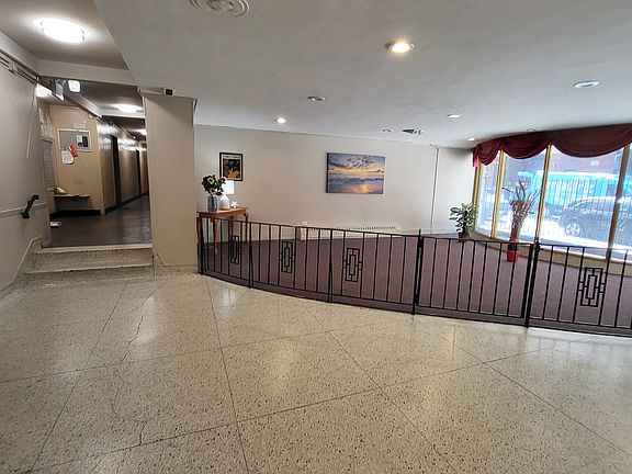 4th image of 51-55 Van Kleeck St #3