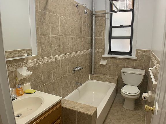 4th image of 427 Fort Washington Ave APT 3A