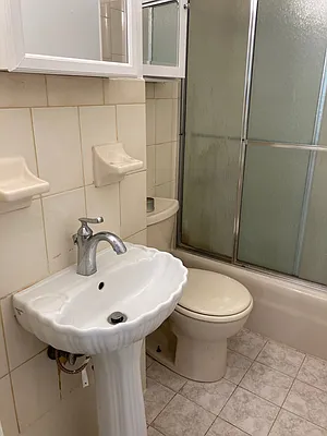 Rented by Apartments by Us | media 36