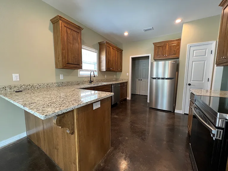 12914 Churchill Dr #B — Photo 5