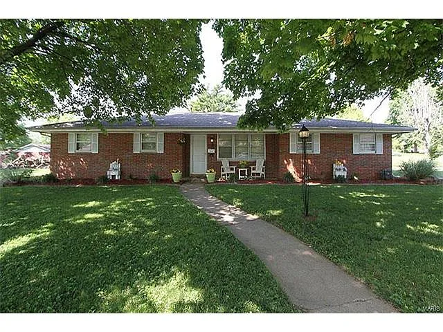 232 Springdale Dr photo 1